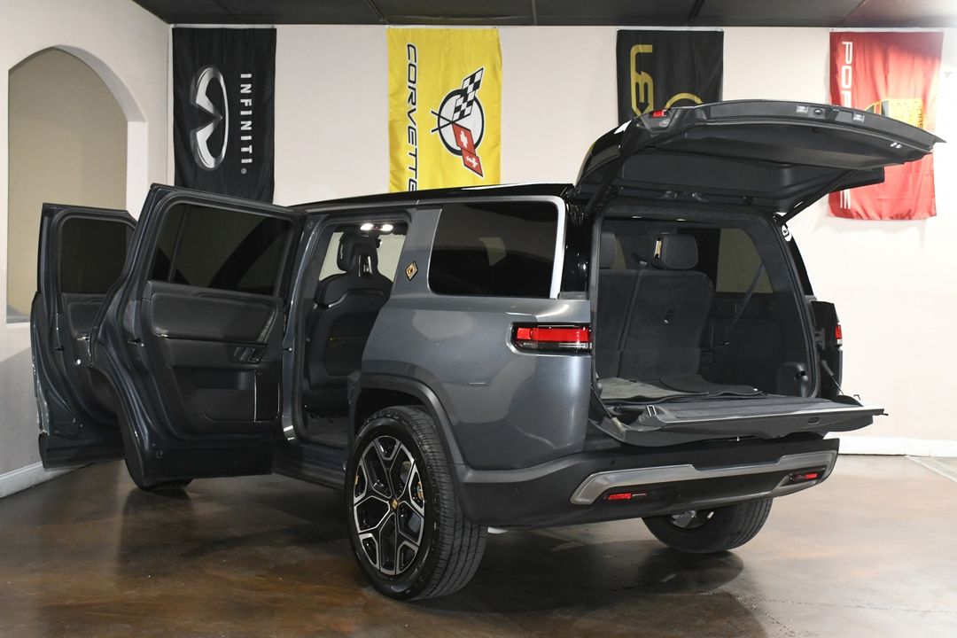 2022 Rivian R1S