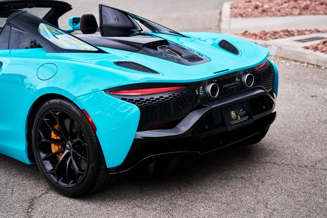 2025 McLaren Artura