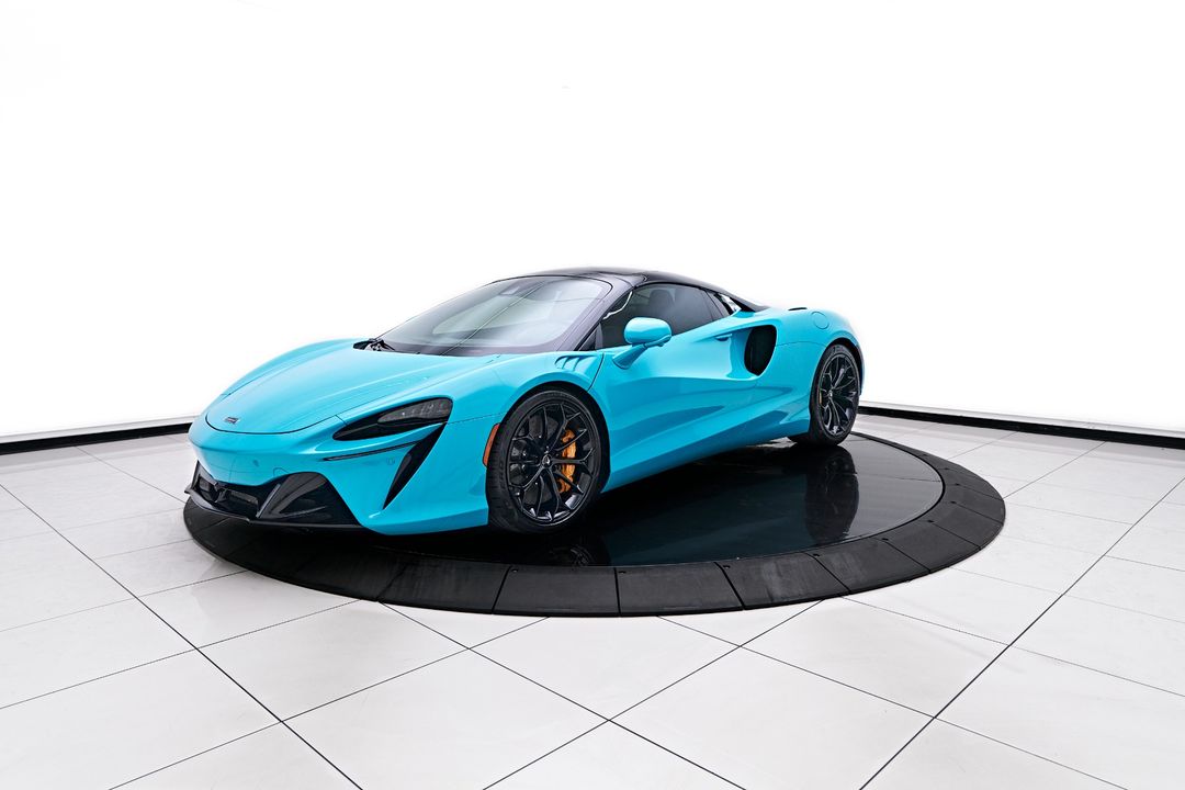 2025 McLaren Artura