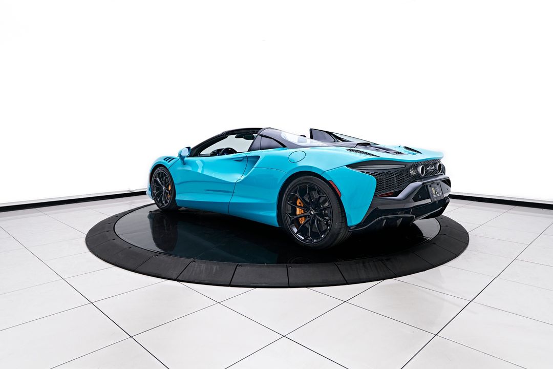 2025 McLaren Artura