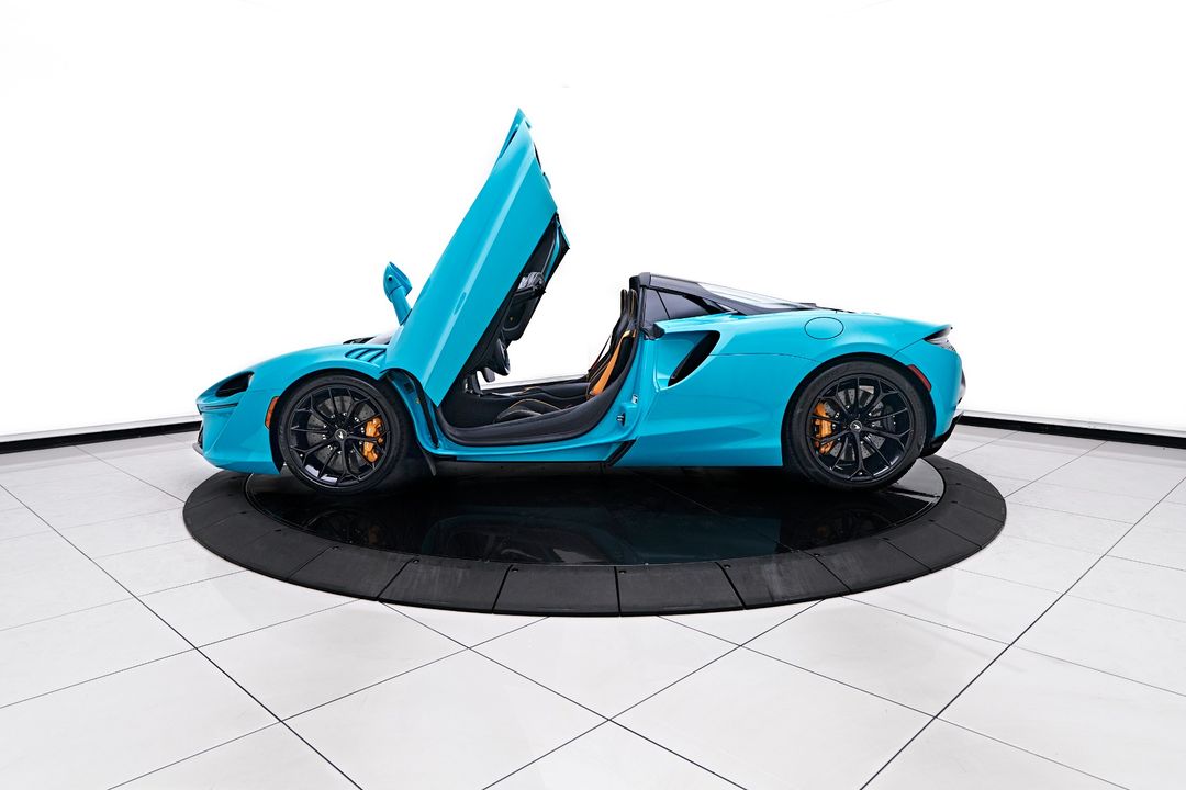 2025 McLaren Artura