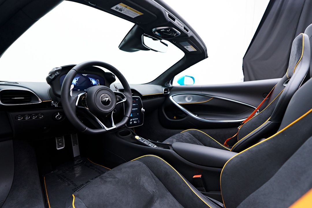 2025 McLaren Artura