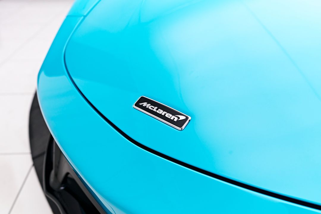 2025 McLaren Artura