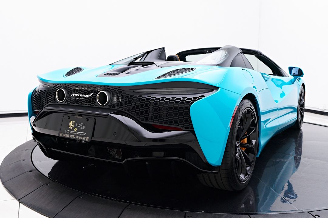 2025 McLaren Artura