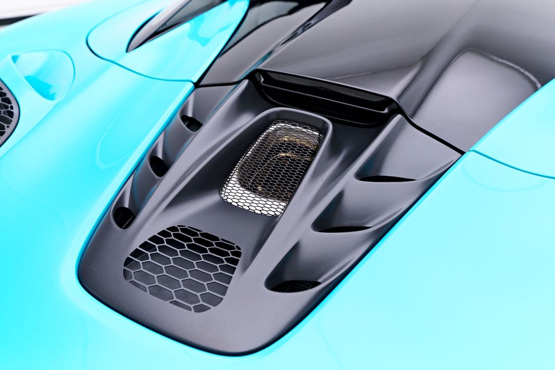 2025 McLaren Artura