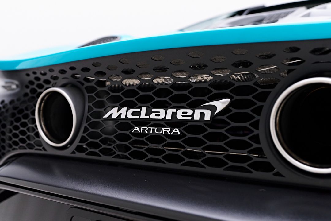 2025 McLaren Artura