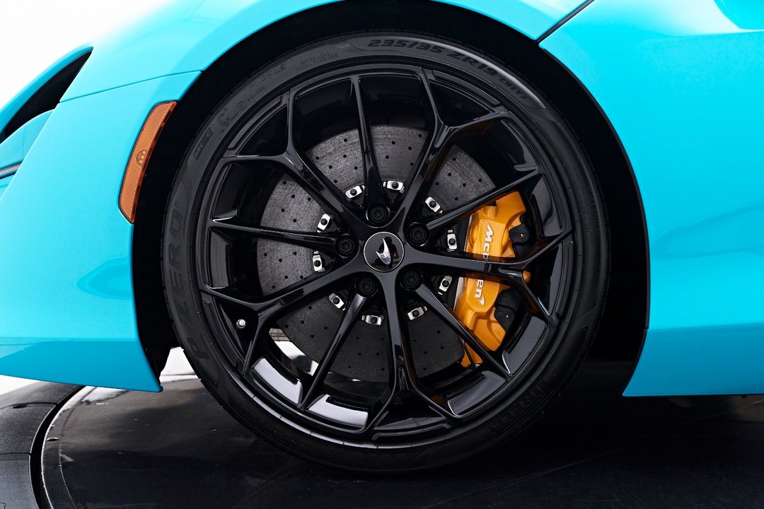 2025 McLaren Artura