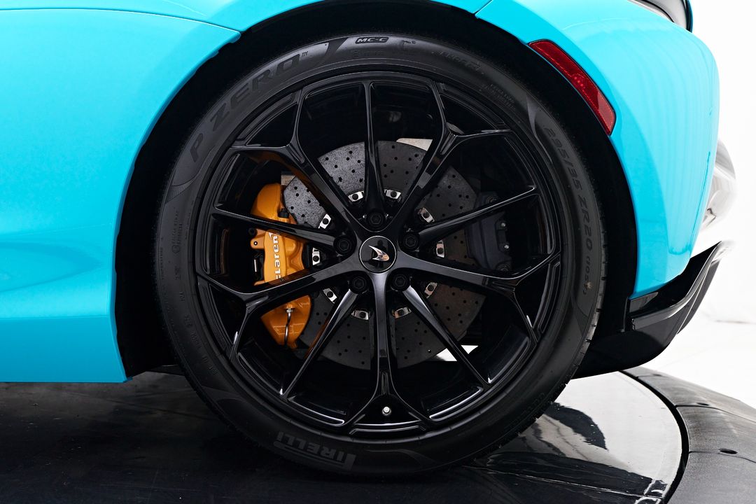2025 McLaren Artura