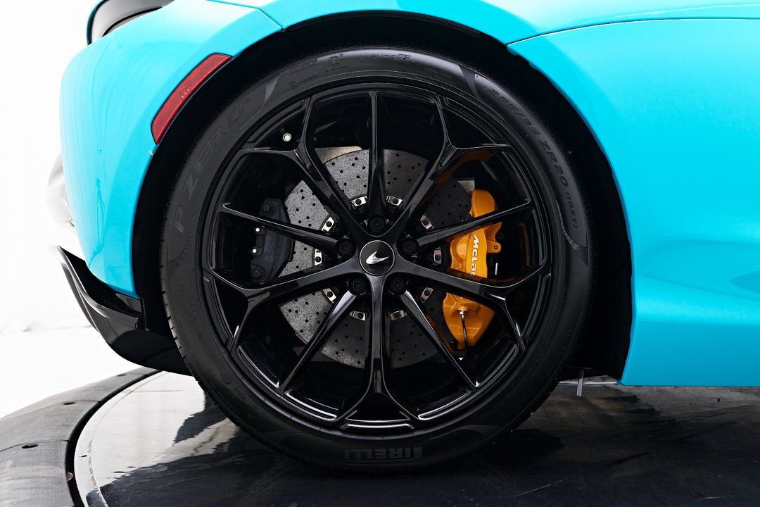 2025 McLaren Artura