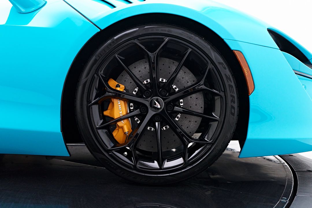 2025 McLaren Artura