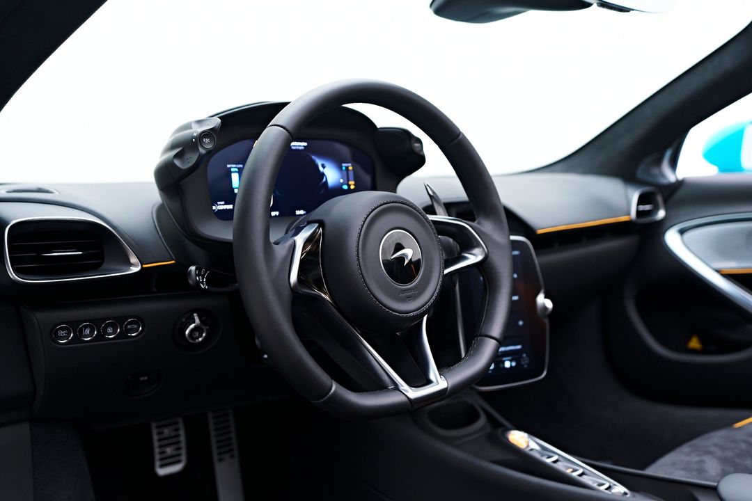2025 McLaren Artura