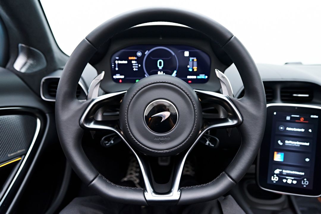 2025 McLaren Artura