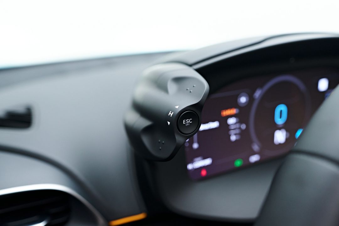 2025 McLaren Artura