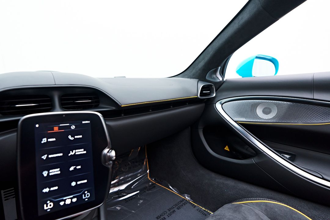 2025 McLaren Artura