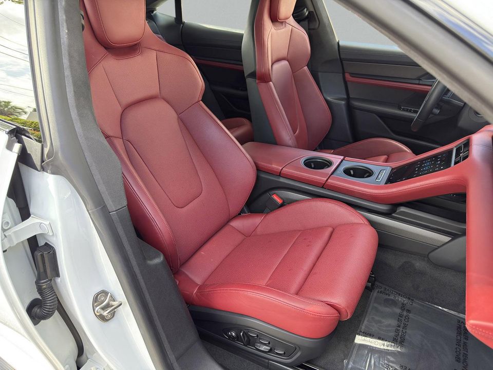 2020 PORSCHE TAYCAN