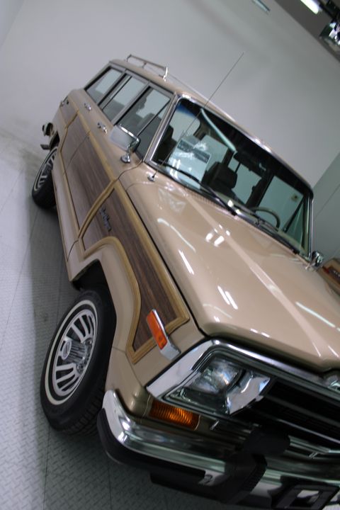 1989 Jeep Grand Wagoneer 4X4