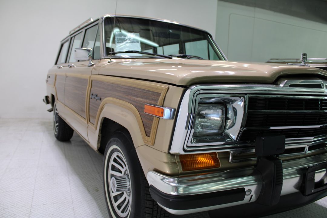 1989 Jeep Grand Wagoneer 4X4