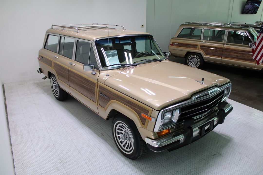 1989 Jeep Grand Wagoneer 4X4