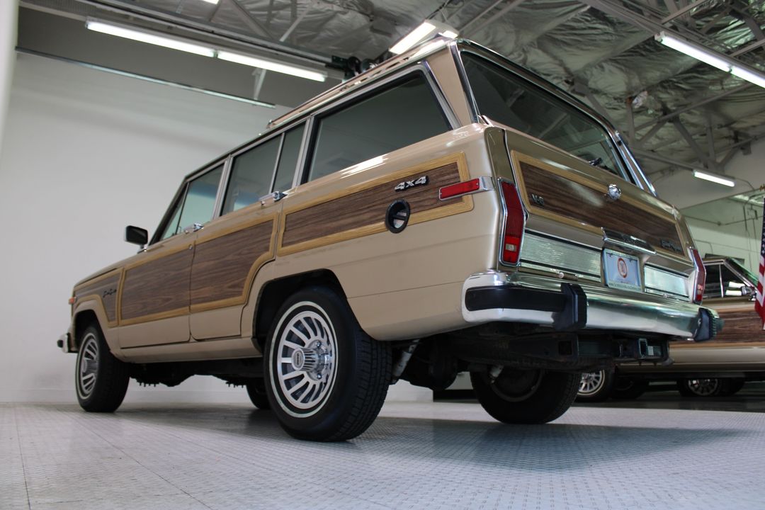 1989 Jeep Grand Wagoneer 4X4