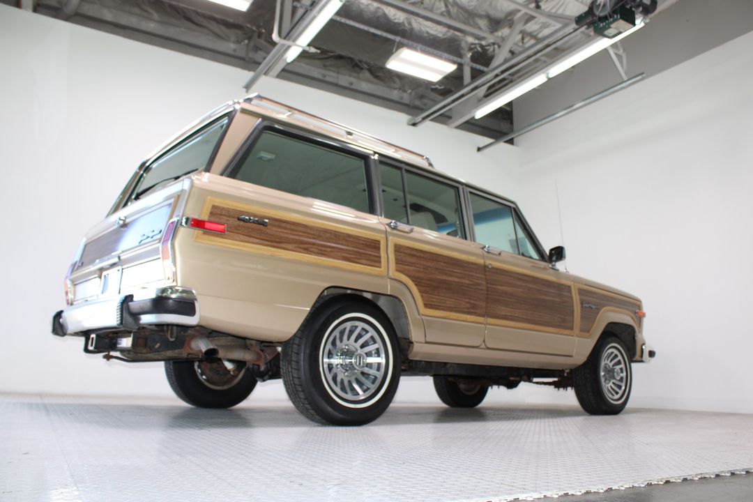 1989 Jeep Grand Wagoneer 4X4
