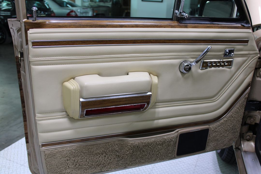 1989 Jeep Grand Wagoneer 4X4