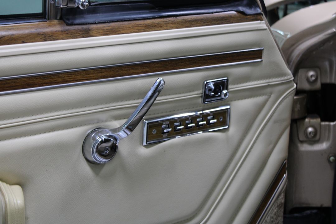 1989 Jeep Grand Wagoneer 4X4