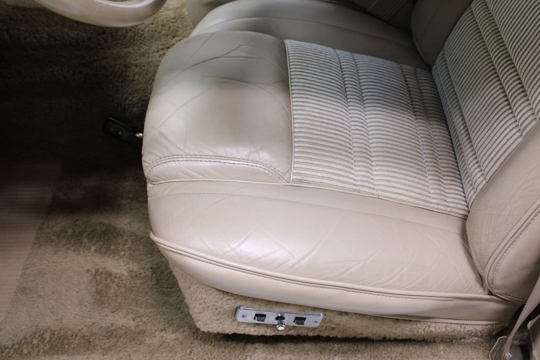 1989 Jeep Grand Wagoneer 4X4