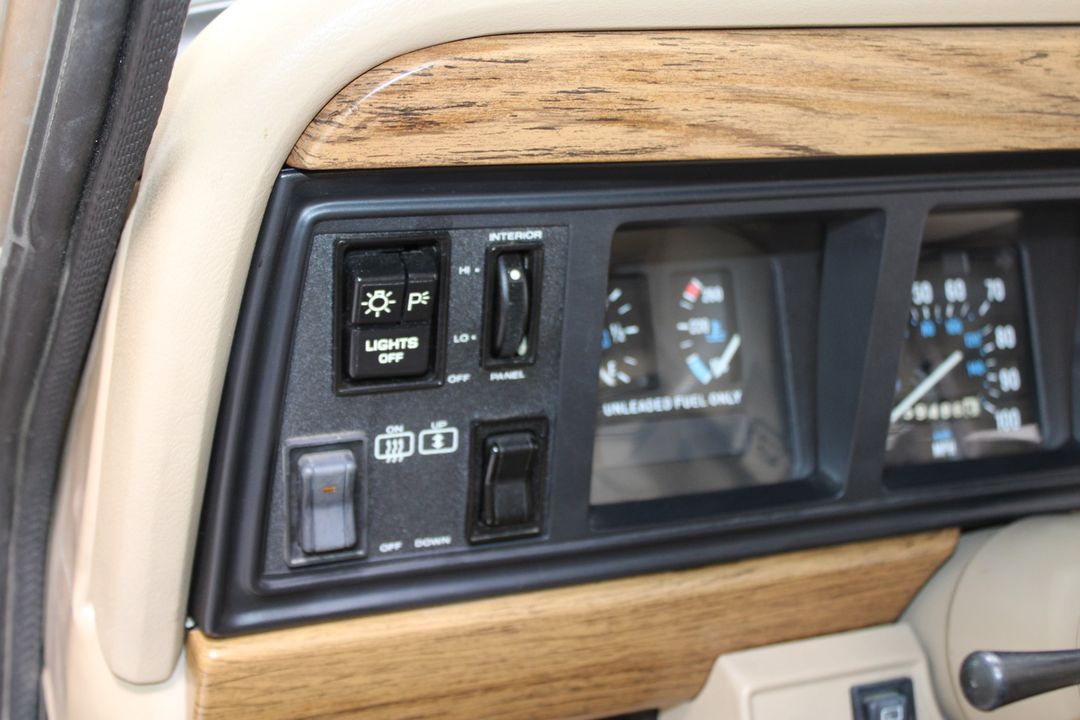 1989 Jeep Grand Wagoneer 4X4