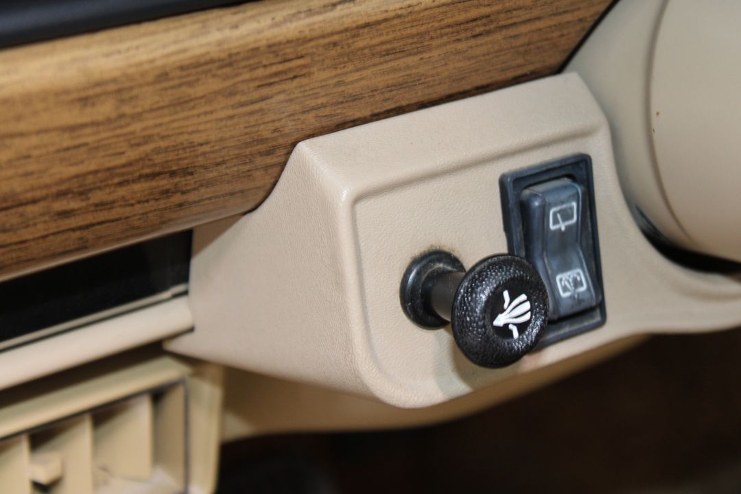 1989 Jeep Grand Wagoneer 4X4