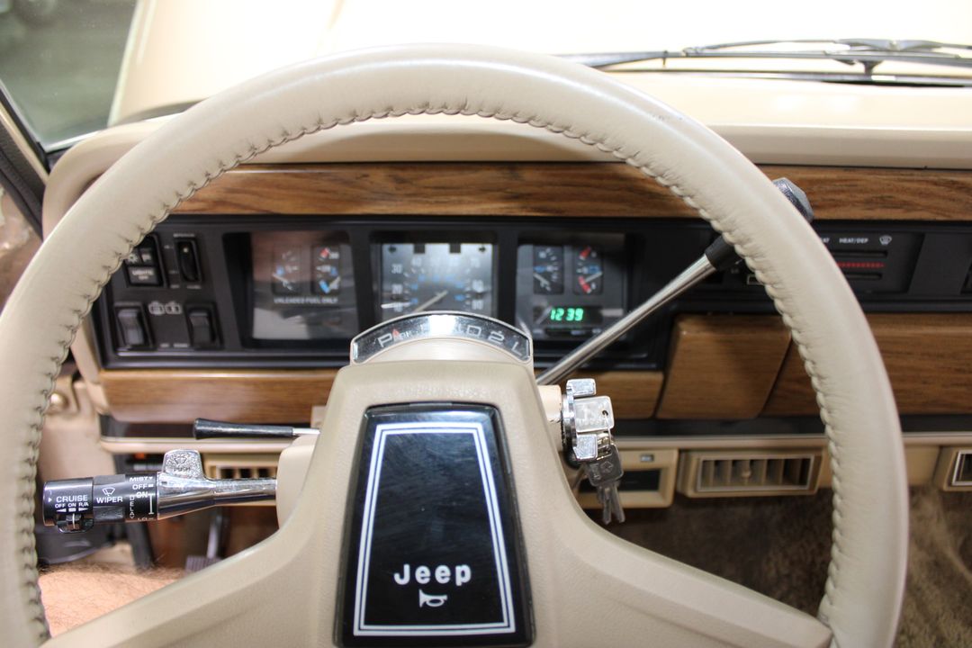 1989 Jeep Grand Wagoneer 4X4