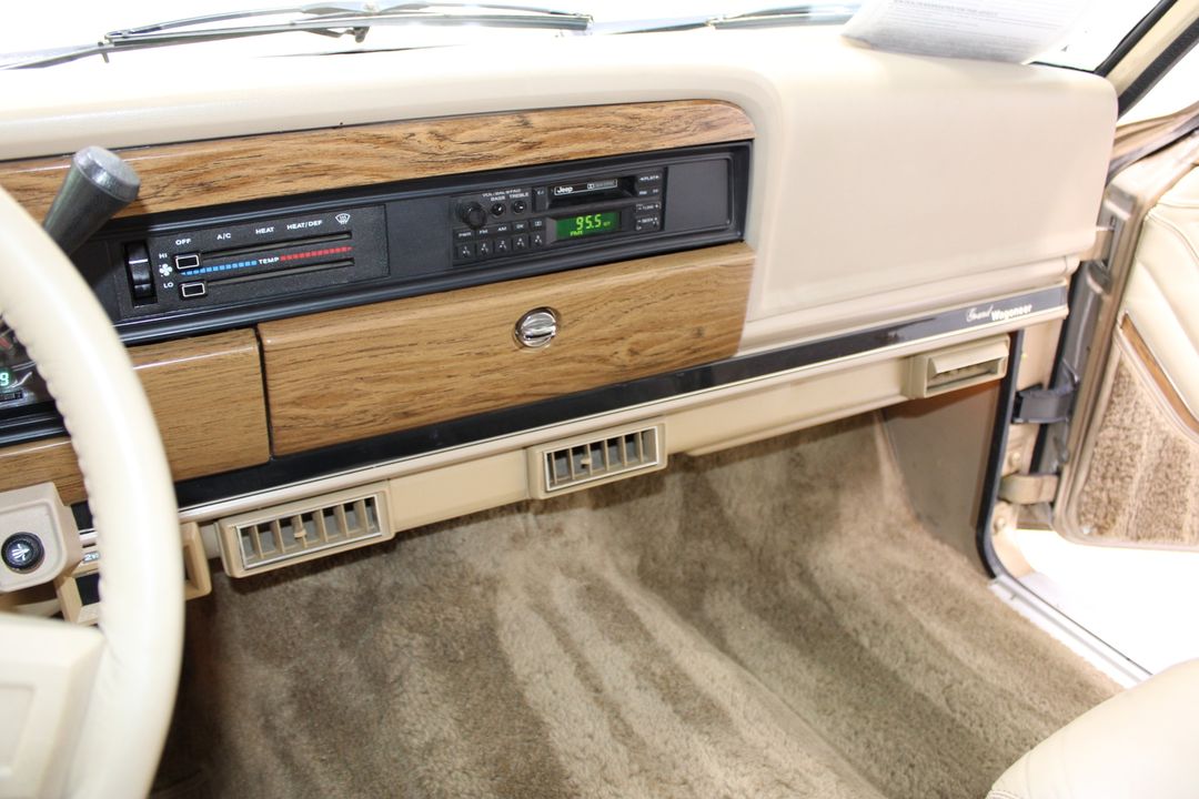 1989 Jeep Grand Wagoneer 4X4