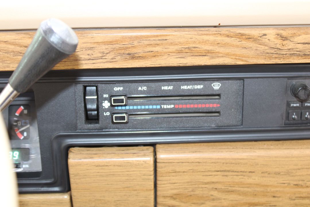 1989 Jeep Grand Wagoneer 4X4