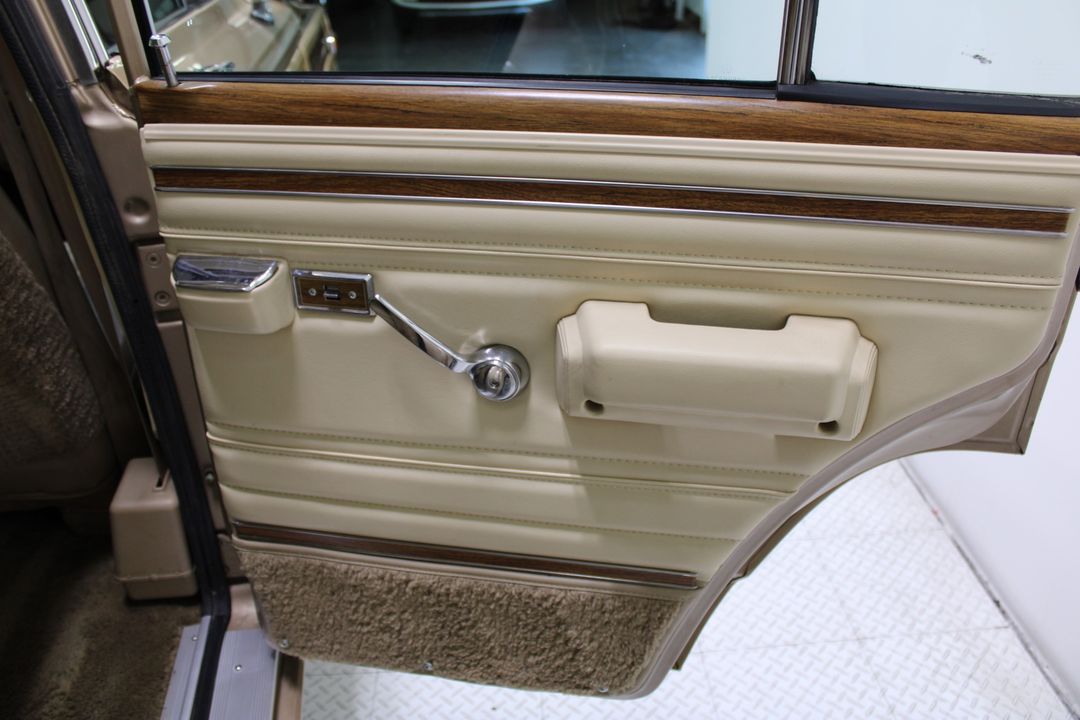 1989 Jeep Grand Wagoneer 4X4
