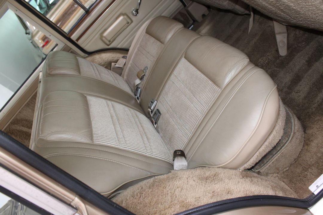 1989 Jeep Grand Wagoneer 4X4