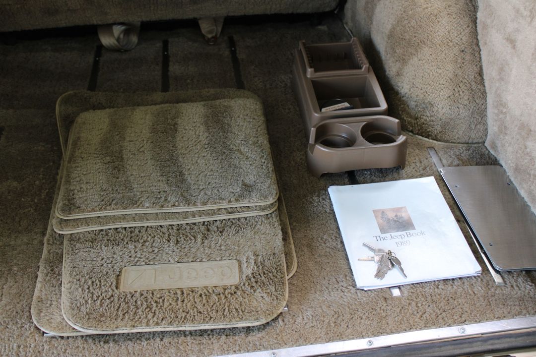 1989 Jeep Grand Wagoneer 4X4