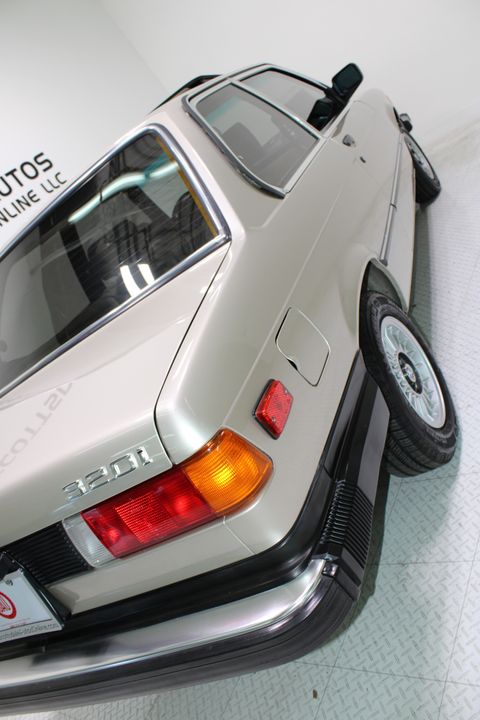 1983 BMW 320i