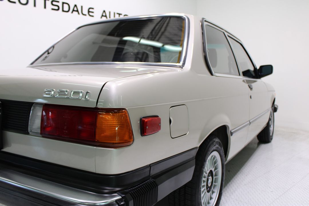 1983 BMW 320i