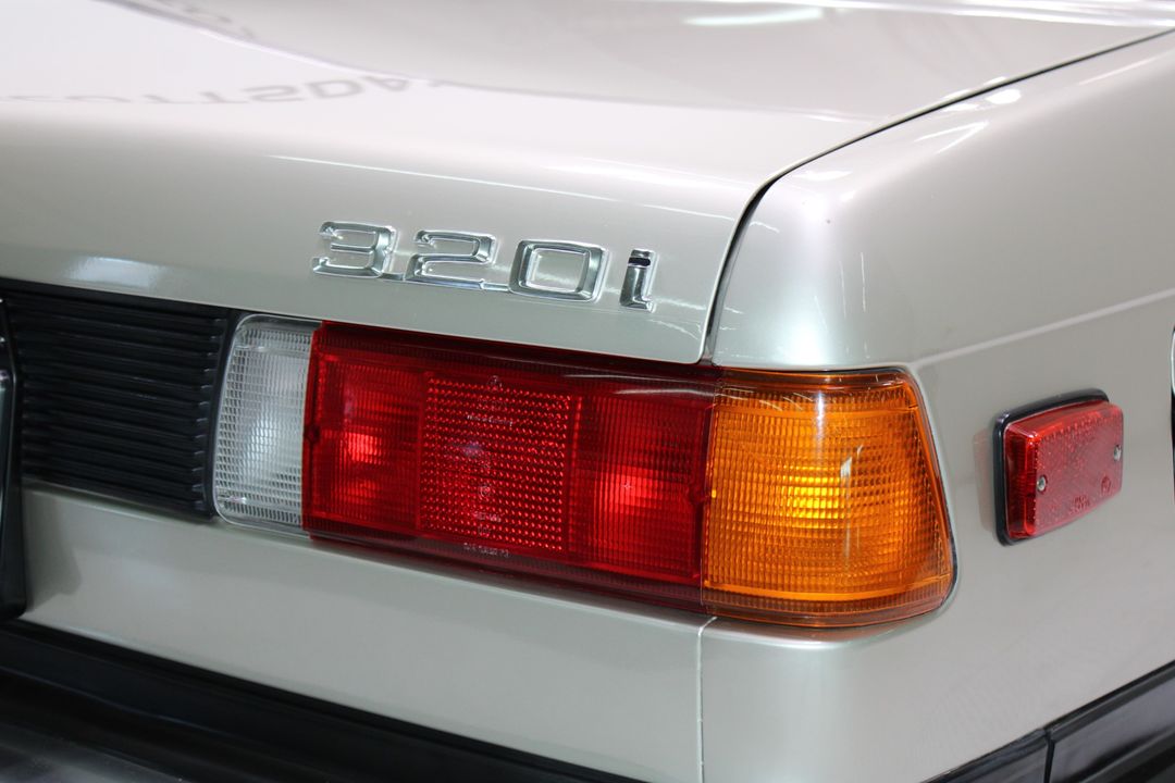 1983 BMW 320i