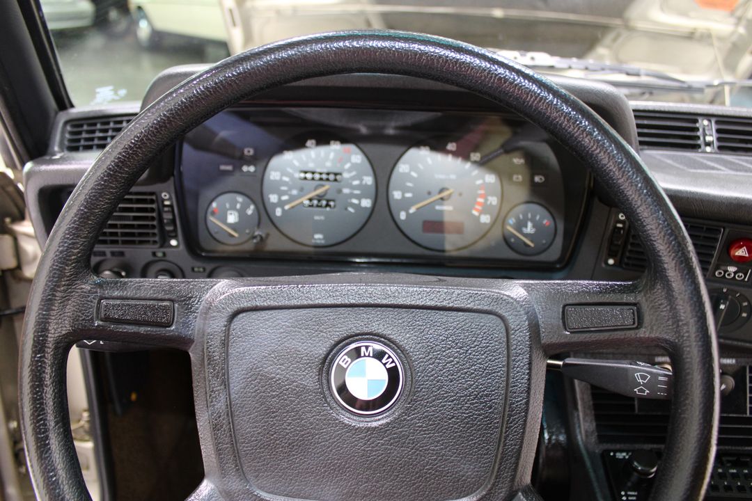 1983 BMW 320i