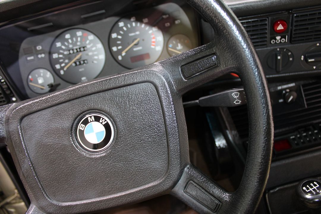 1983 BMW 320i