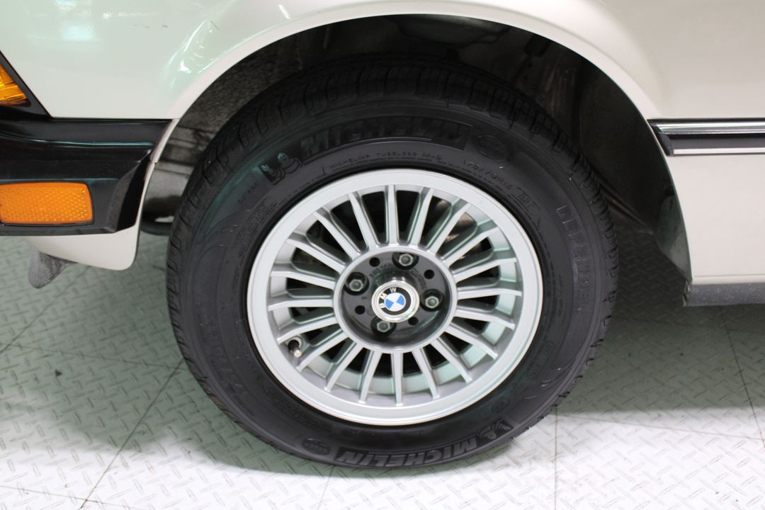 1983 BMW 320i