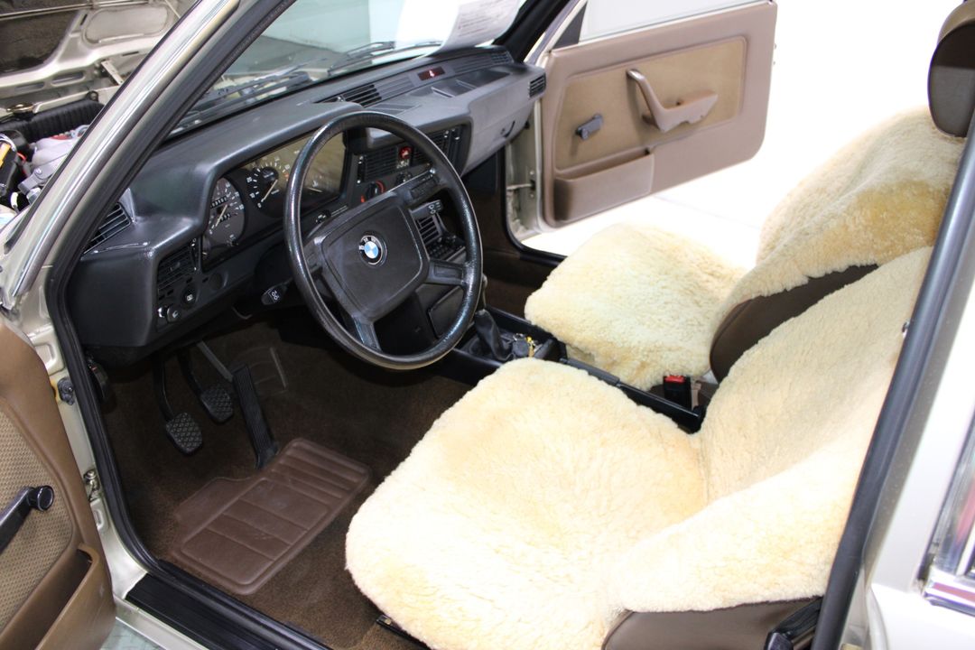 1983 BMW 320i