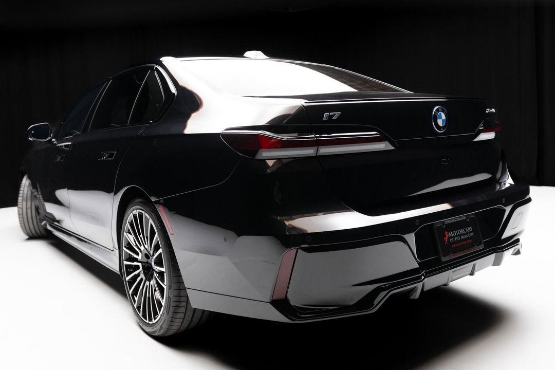 2025 BMW i7