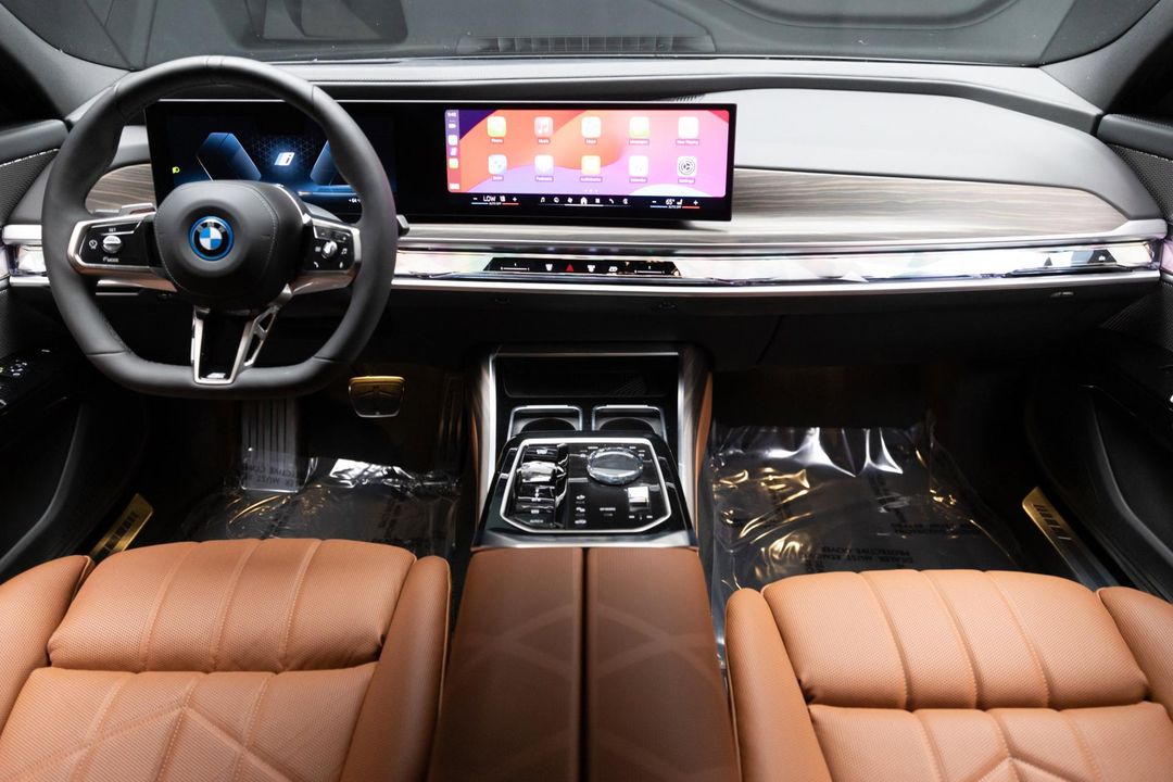 2025 BMW i7