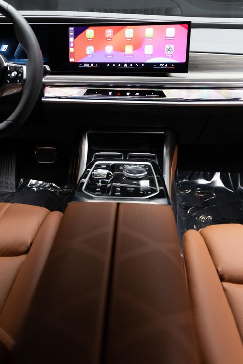 2025 BMW i7