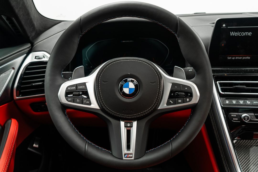 2025 BMW M850i