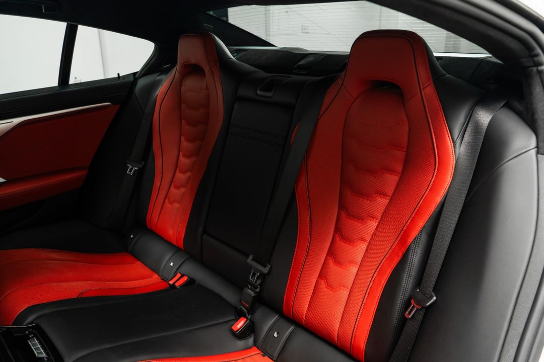 2025 BMW M850i