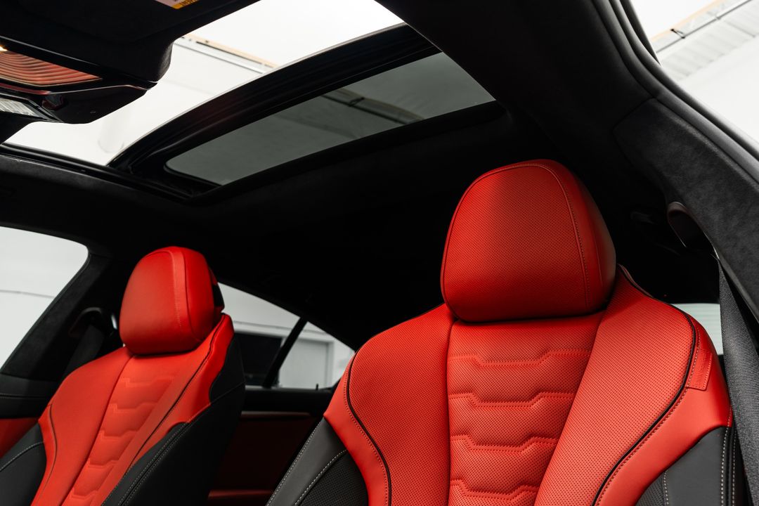 2025 BMW M850i