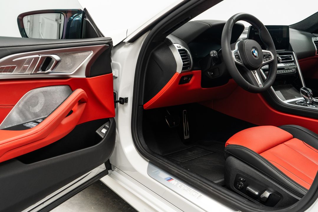 2025 BMW M850i