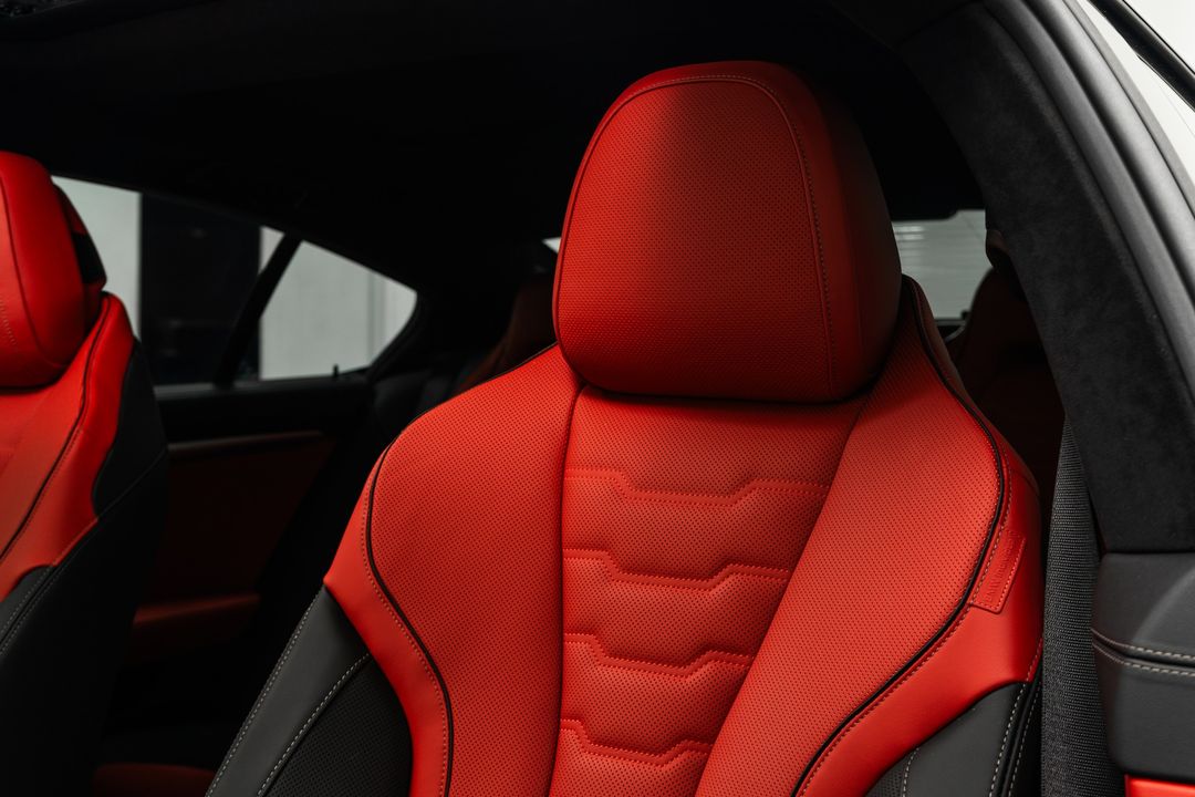 2025 BMW M850i